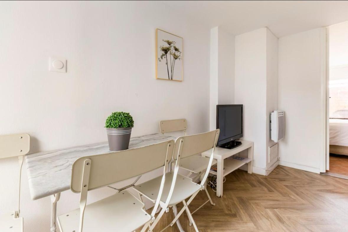 Escapade Pres De Lille - Appartement Charmant Avec Terrasse Et Parking Privee Mons-en-Baroeul Exteriér fotografie